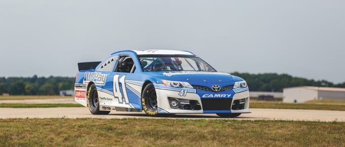 Toyota Camry độ theo phong c&aacute;ch xe đua NASCAR