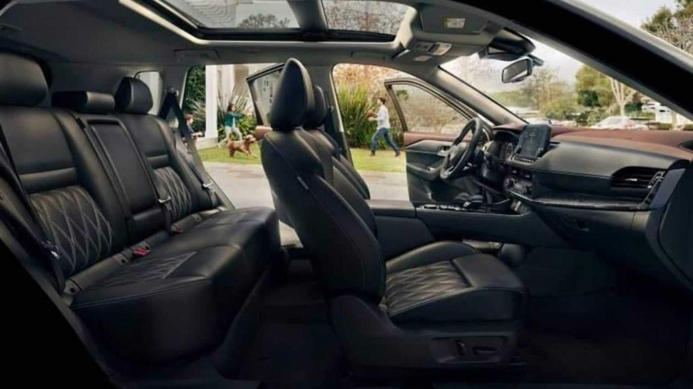 2 h&agrave;ng ghế kh&aacute; rộng r&atilde;i của Nissan X-Trail 2021