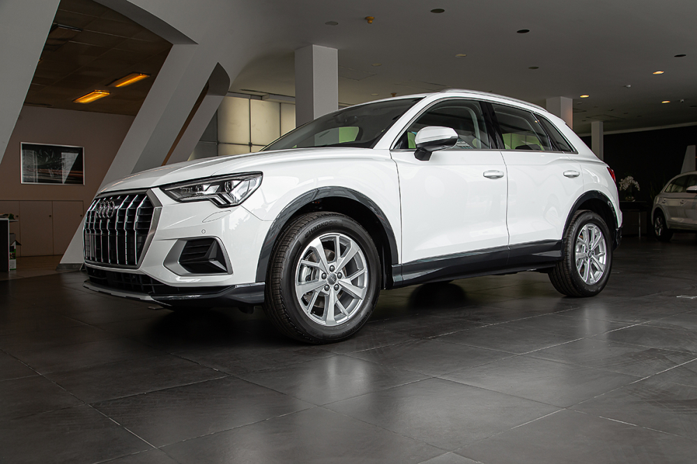 Ngoại thất của Audi Q3 2020 l&agrave; một sự thay đổi đ&aacute;ng kể, tạo ra ấn tượng thị gi&aacute;c tốt hơn.