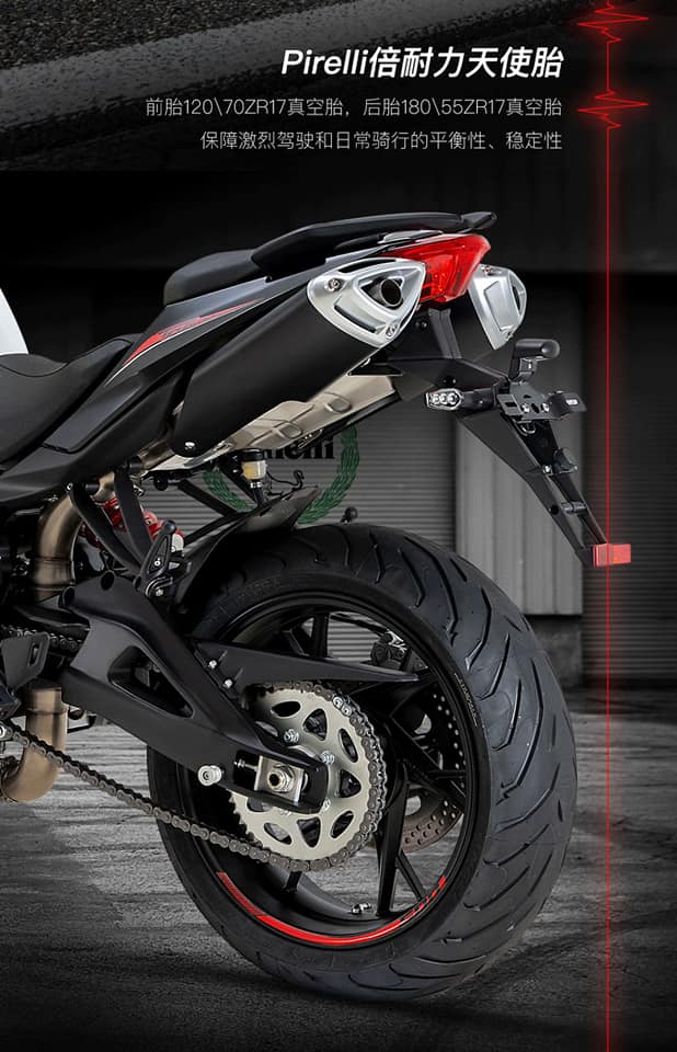 Lốp nguyên bản trên xe kích thước 120 trước và 180 sau Lốp nguyên bản trên xe kích thước 120 trước và 180 sau
