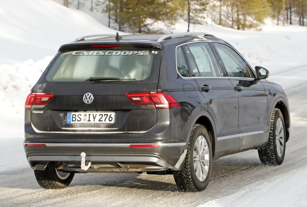 Thiết kế đu&ocirc;i xe của Volkswagen Tiguan 2021 bản thường
