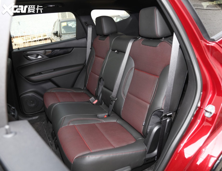 Hàng ghế thứ 2 của Chevrolet Blazer 2020