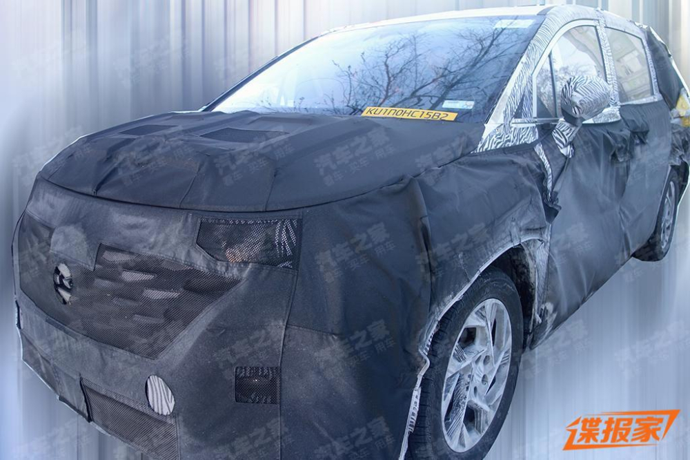 Hyundai Custo trên đường thử