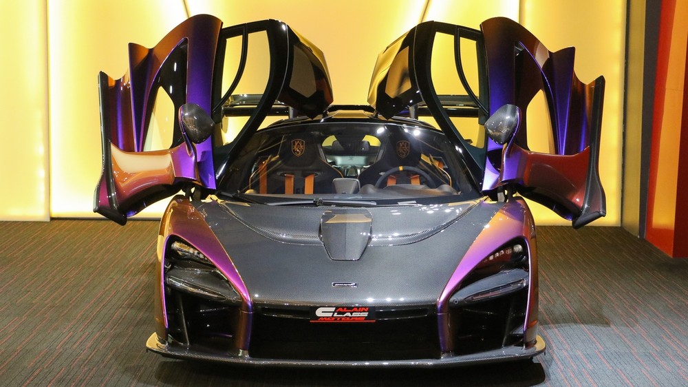 Bộ &aacute;o tắc k&egrave; của chiếc McLaren Senna đi k&egrave;m nhiều chi tiết ốp carbon hơn