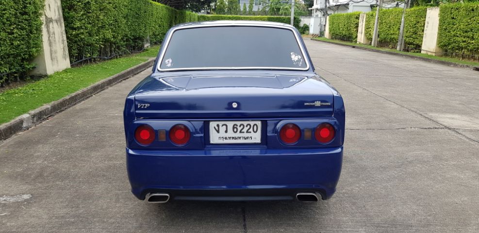 Tr&aacute;i với đầu xe, đu&ocirc;i xe lại c&oacute; thiết kế giống Nissan Skyline R32
