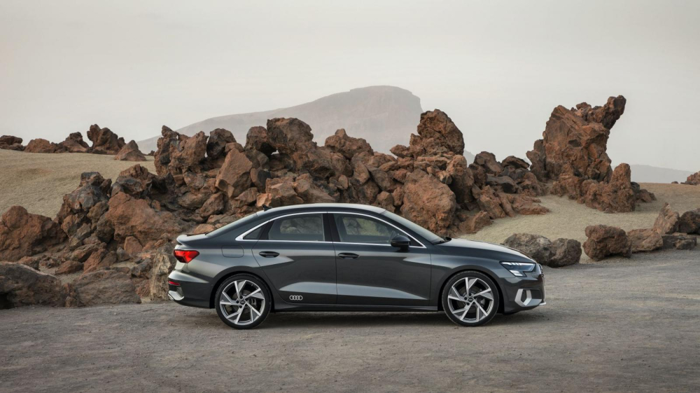 Audi A3 Sedan 2021 dài hơn, rộng hơn và cao hơn phiên bản cũ
