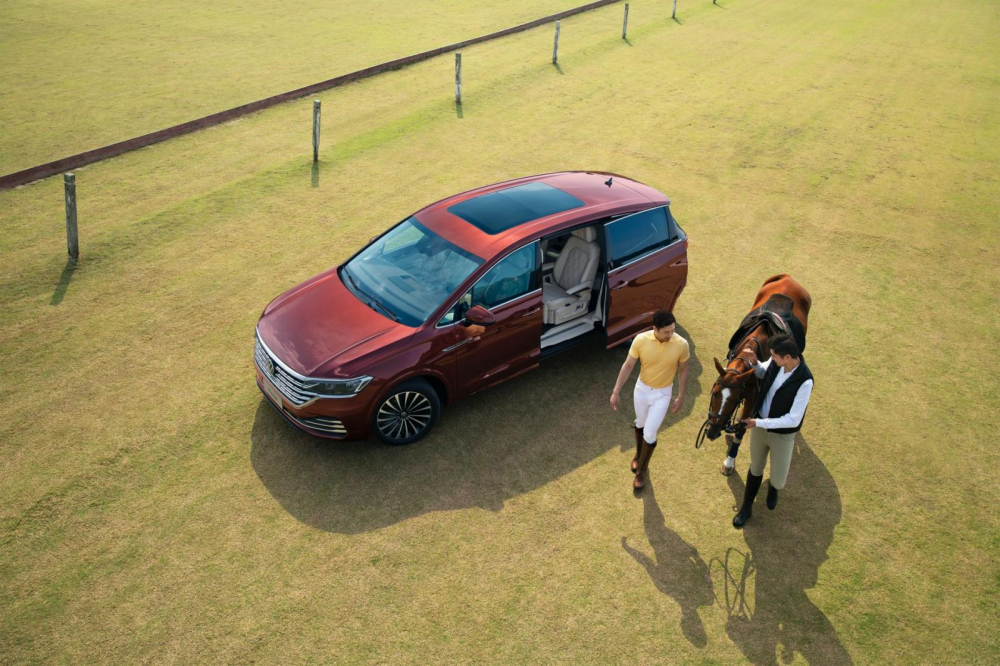 Cửa sổ trời toàn cảnh của Volkswagen Viloran 2020