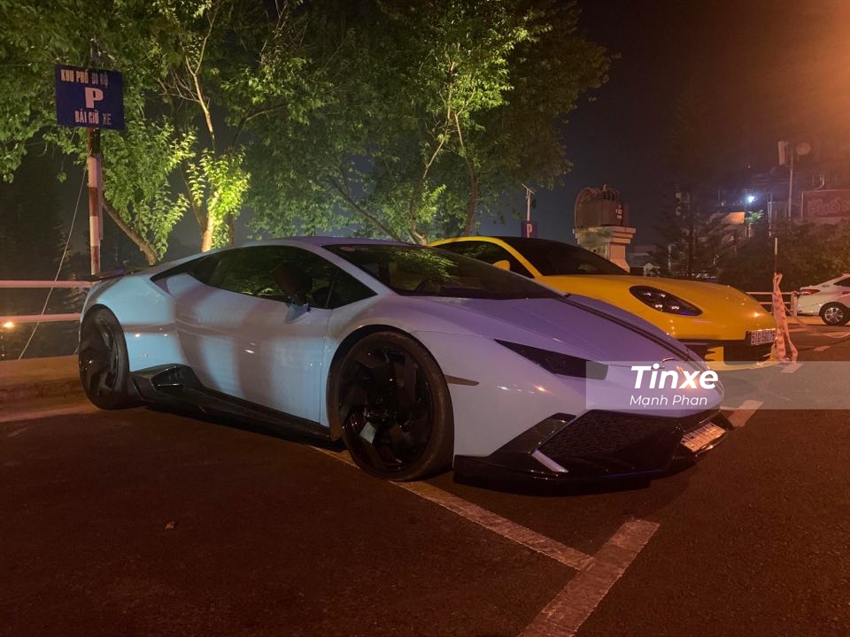 Siêu xe Lamborghini Huracan LP610-4 độ Mansory nổi tiếng nhất Việt Nam sử dụng trái tim V10, dung tích 5.2 lít sẽ sản sinh công suất tối đa 610 mã lực và mô-men xoắn cực đại 560 Nm. Siêu bò Lamborghini Huracan LP610-4 có thời gian tăng tốc từ vị trí đứng yên lên 100 km/h chỉ trong vòng 3,2 giây trước khi đạt vận tốc tối đa 325 km/h.