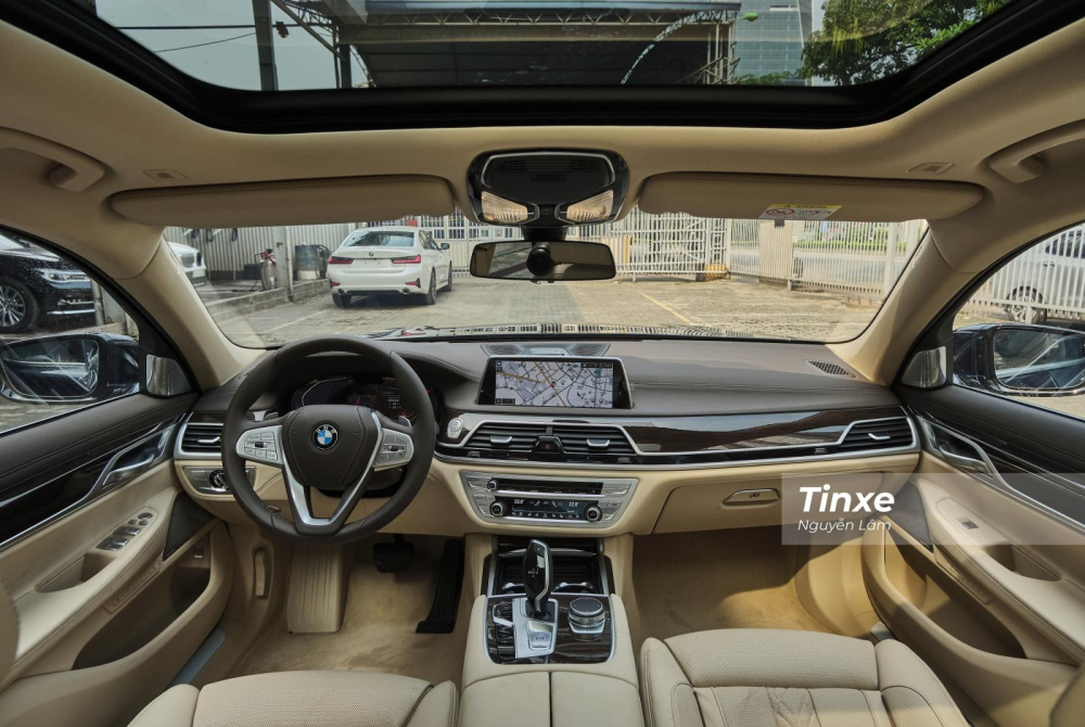 Khoang lái BMW 730Li Pure Excellence Khoang lái BMW 730Li Pure Excellence