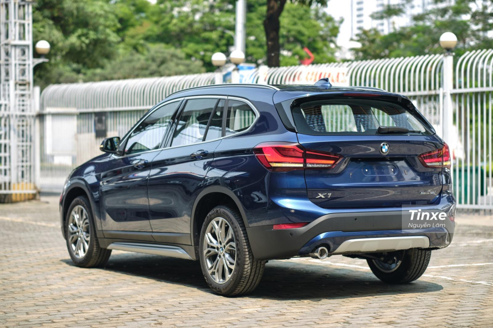 Đuôi xe BMW X1 2020