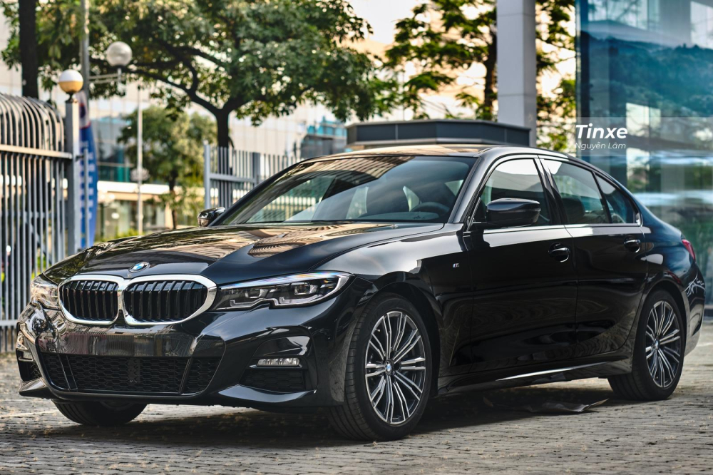 BMW 330i M Sport 2020 từng bị người dùng Việt chê bai vì có chữ “thể thao” trong tên gọi nhưng lại không có lẫy chuyển số trên vô lăng BMW 330i M Sport 2020 từng bị người dùng Việt chê bai vì có chữ “thể thao” trong tên gọi nhưng lại không có lẫy chuyển số trên vô lăng