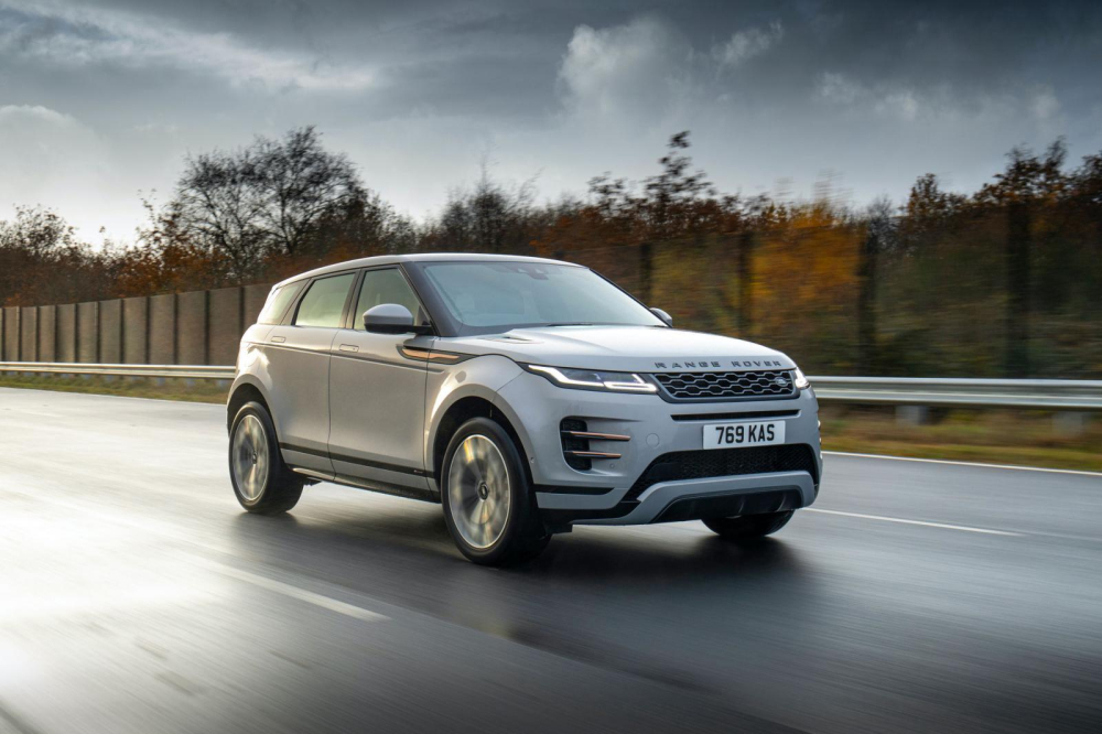 Range Rover Evoque P300e là phiên bản sử dụng hệ truyền động plug-in hybrid