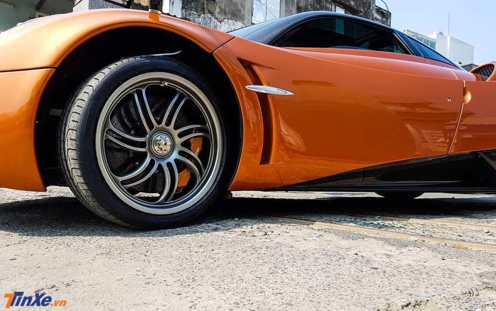 Tr&aacute;i tim n&agrave;y gi&uacute;p Pagani Huayra sản sinh c&ocirc;ng suất tối đa 720 m&atilde; lực v&agrave; m&ocirc;-men xoắn cực đại 1.000 Nm.