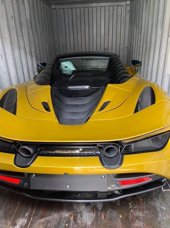 Khui công siêu xe mui trần McLaren 720S Spider thứ 4 về Việt Nam nhưng vẫn sở hữu màu sơn không đụng hàng