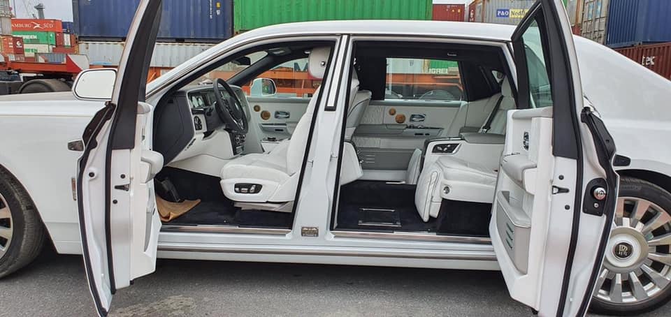 Nội thất của Rolls-Royce Phantom Tranquillity đầu ti&ecirc;n về Việt Nam