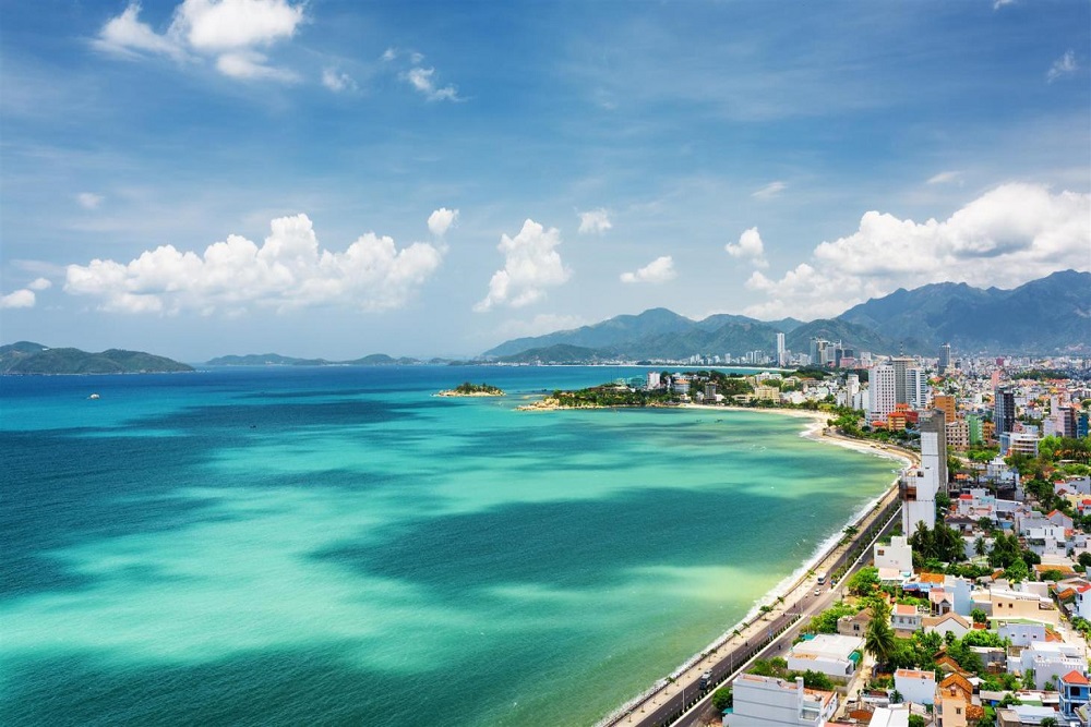 Nha Trang (Khánh Hòa) là điểm đến du lịch nổi tiếng tại nước ta Nha Trang (Khánh Hòa) là điểm đến du lịch nổi tiếng tại nước ta