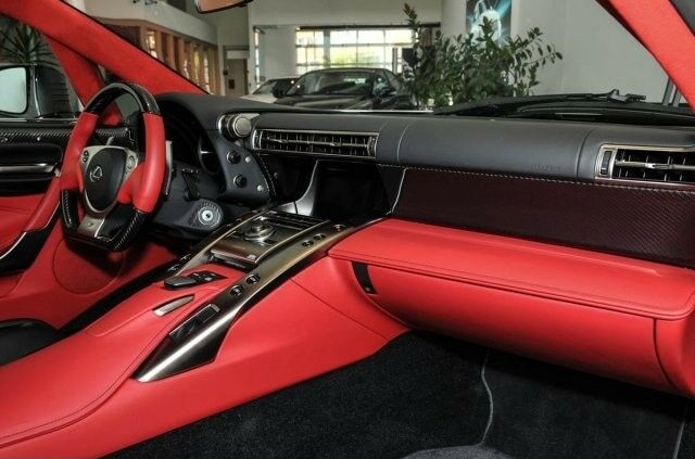 Siêu xe Lexus LFA mạ crôm được rao bán Siêu xe Lexus LFA mạ crôm được rao bán