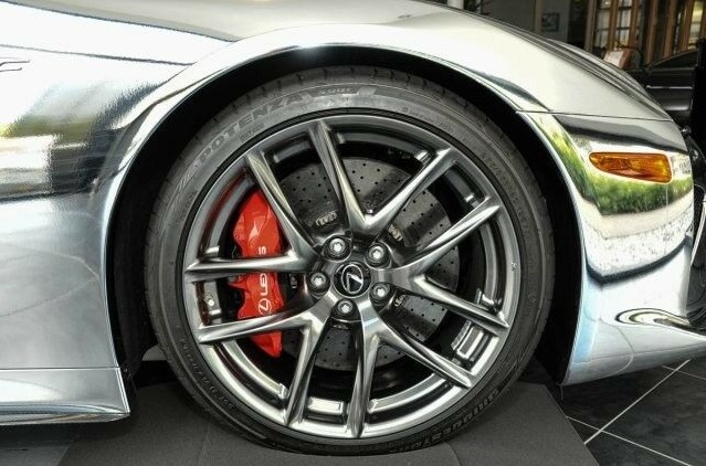 Siêu xe Lexus LFA mạ crôm được rao bán Siêu xe Lexus LFA mạ crôm được rao bán