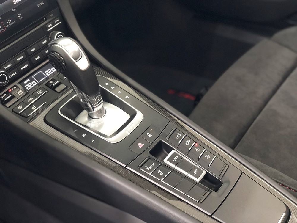 Bảng điều khiển của Porsche 911 Targa 4 GTS độc nhất Việt Nam