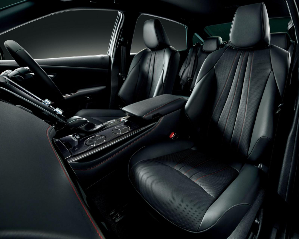 Nội thất c&oacute; thể bọc da thật nếu kh&aacute;ch h&agrave;ng chi th&ecirc;m tiền