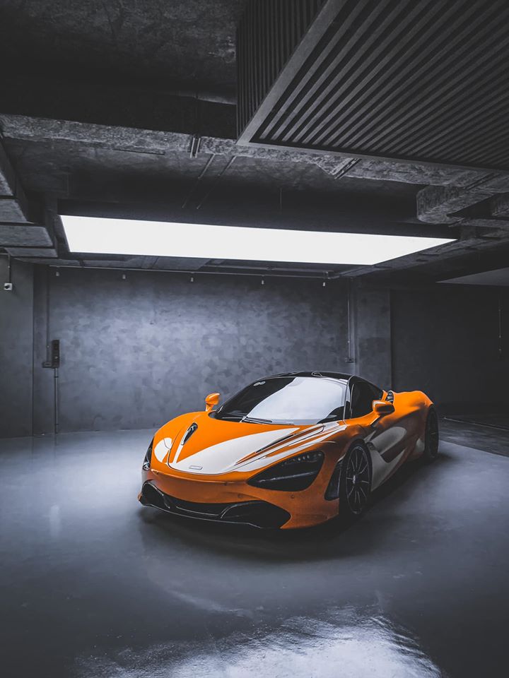 Không những thế, garage của Cường Đô-la còn có chỗ chụp siêu xe rất ảo