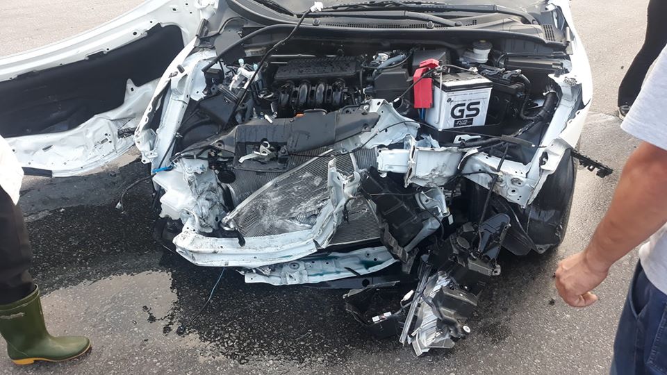 Cận cảnh thiệt hại của xe Honda City sau tai nạn với xe bồn ở Quảng Bình