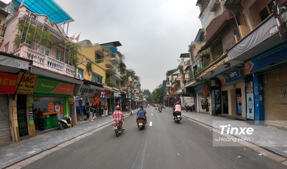 Trong khi đó, ở trung tâm Hà Nội thì giao thông lại rất thông thoáng.