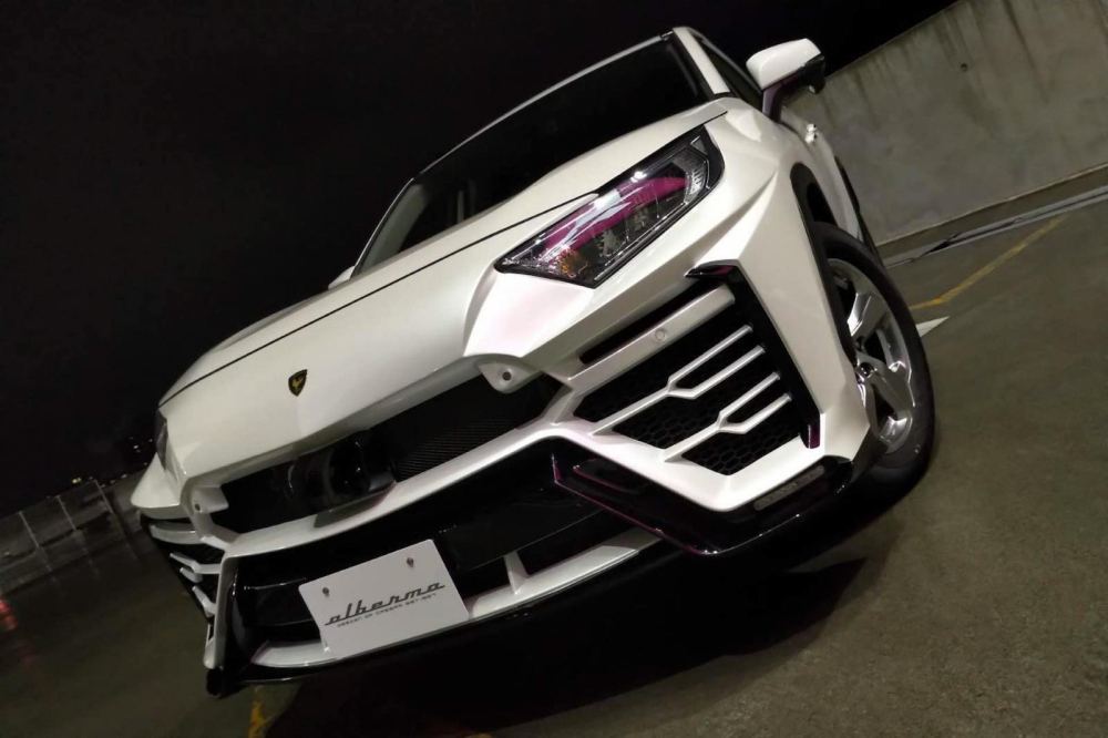 Chỉ cần chi hơn 50 triệu đồng, chủ xe c&oacute; thể biến chiếc Toyota RAV4 của m&igrave;nh th&agrave;nh Lamborghini Urus