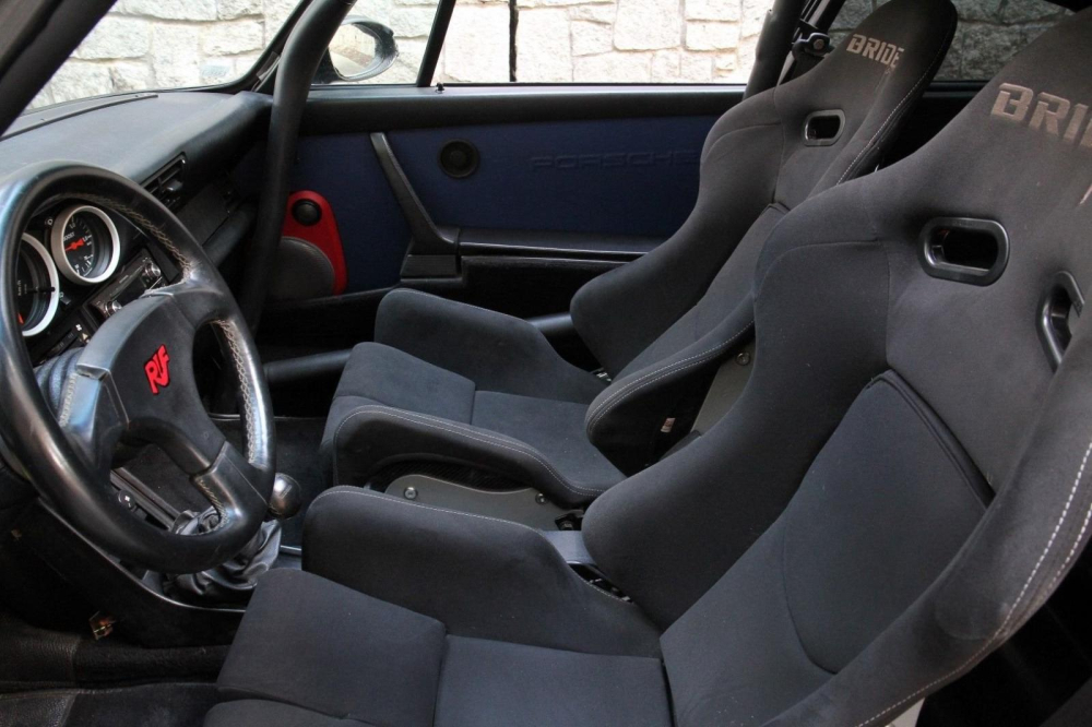 Nội thất chiếc Porsche 930 Turbo độ RUF mới ra biển số CoVi.19