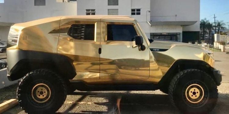Đây là chiếc Rezvani Tank mạ crôm vàng duy nhất thế giới
