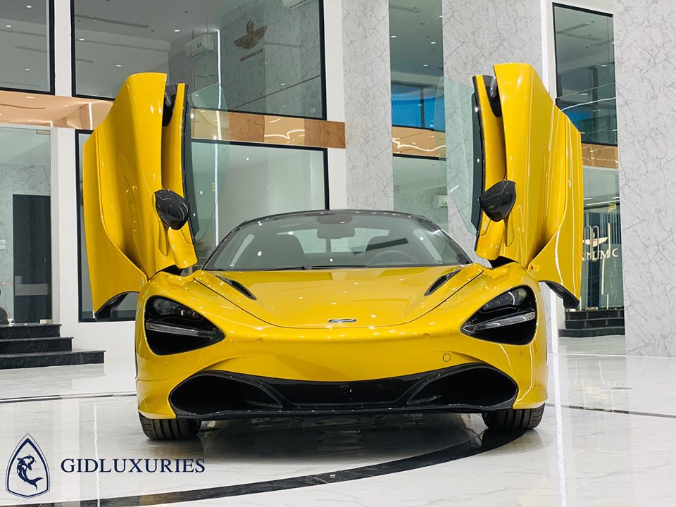 McLaren 720S Spider màu vàng Aztec Gold Elite độc nhất Việt Nam thuộc bản Performance