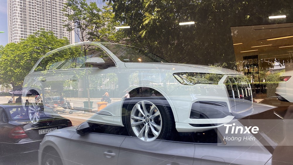 Audi Q7 2020 đ&atilde; lộ những h&igrave;nh ảnh đầu ti&ecirc;n ngay trước ng&agrave;y ra mắt.