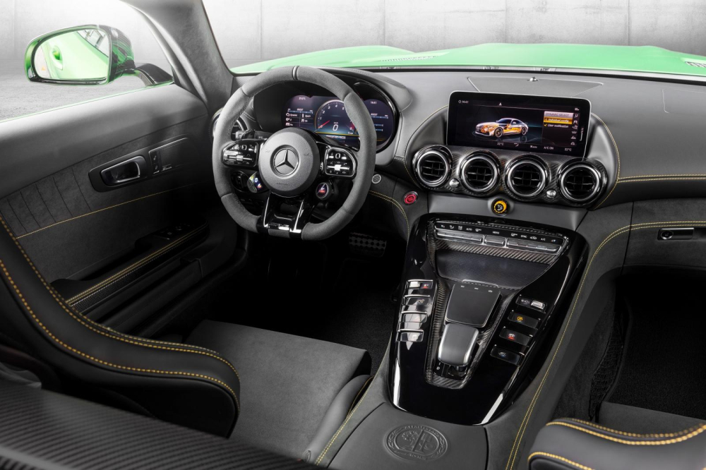 Nội thất của Mercedes-AMG GT R 2020