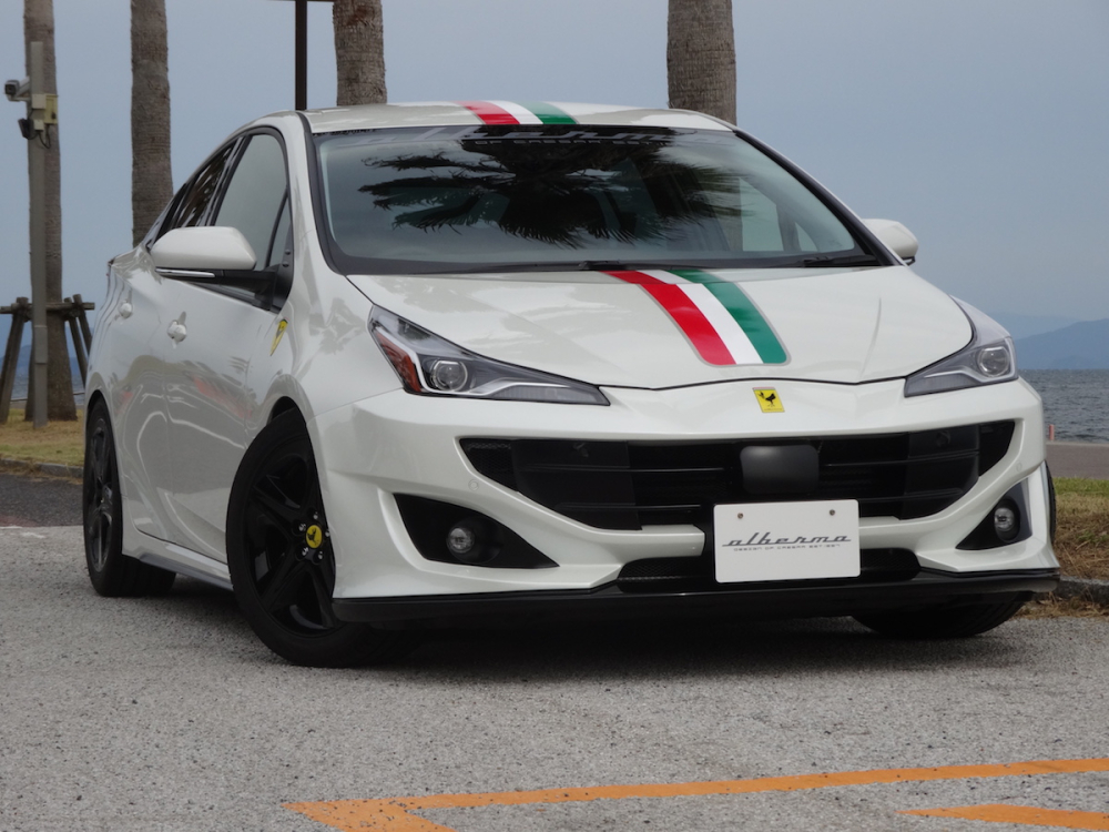 Chiếc Toyota Prius được biến thành siêu xe Ferrari FF Chiếc Toyota Prius được biến thành siêu xe Ferrari FF