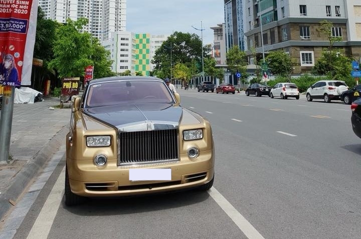 Vẻ đẹp của chiếc Rolls-Royce Phantom biển si&ecirc;u đẹp tại Quảng Ninh