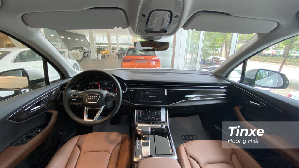 Kh&ocirc;ng gian khoang l&aacute;i của Audi Q7 2020 tạo cảm gi&aacute;c liền mạch, đơn giản, tinh tế v&agrave; kh&ocirc;ng k&eacute;m phần hiện đại.
