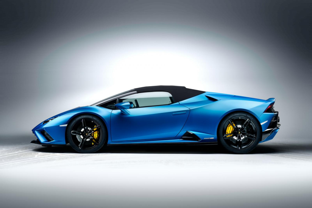 Lamborghini Huracan EVO RWD Spyder khi đóng mui Lamborghini Huracan EVO RWD Spyder khi đóng mui