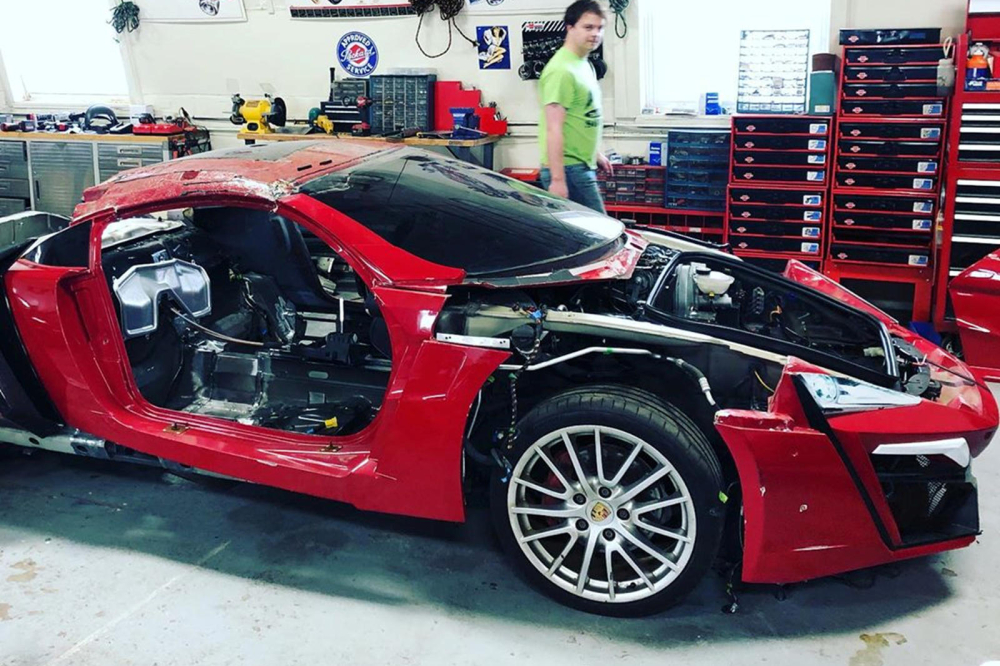Chiếc Porsche Boxster S được lắp thân vỏ của chiếc Lykan Hypersport Chiếc Porsche Boxster S được lắp thân vỏ của chiếc Lykan Hypersport