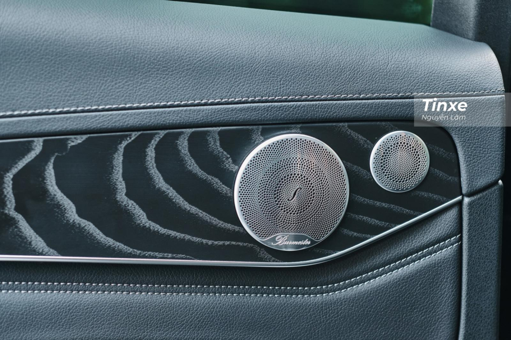 Xe được trang bị 13 loa Burmester cao cấp Xe được trang bị 13 loa Burmester cao cấp