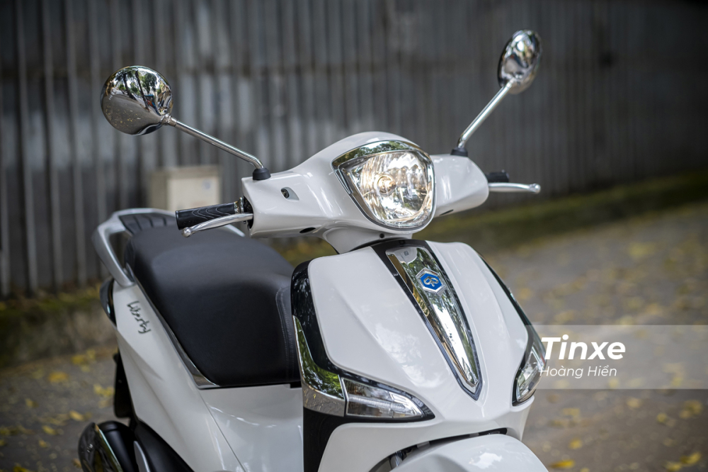 Piaggio Liberty 50cc vẫn chỉ sở hữu đèn chiếu sáng dạng Halogen. Piaggio Liberty 50cc vẫn chỉ sở hữu đèn chiếu sáng dạng Halogen.