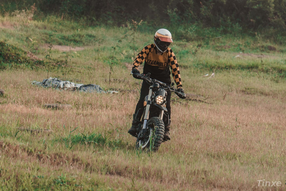 Không chỉ những chiếc xe đẹp, các biker còn trang bị cho mình bộ cánh phù hợp nhất Không chỉ những chiếc xe đẹp, các biker còn trang bị cho mình bộ cánh phù hợp nhất
