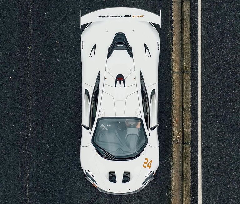 Tuyệt phẩm McLaren P1 GTR nhìn từ trên cao Tuyệt phẩm McLaren P1 GTR nhìn từ trên cao
