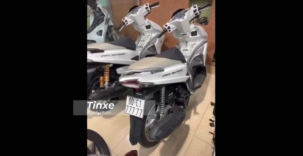 Biển ngũ quý 7 dành cho một chiếc xe tay ga Honda Air Blade. Như vậy, có đến hai chiếc Honda Air Blade mang biển ngũ quý trong bộ sưu tập xe máy biển đẹp của người yêu biển tại Đồng Nai. Sau biển ngũ quý 7 chỉ còn 2 chiếc biển được giới luận biển đánh giá là đắt đỏ và được nhiều người săn đón nhiều nhất đó chính là biển ngũ quý 8 và ngũ quý 9.