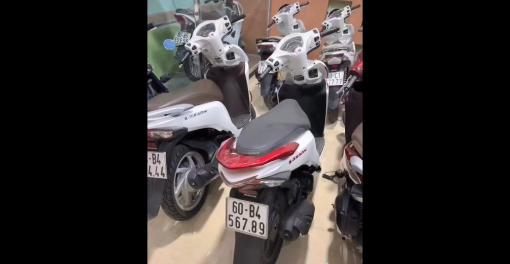 Chiếc Honda Vision này còn mang biển 456789