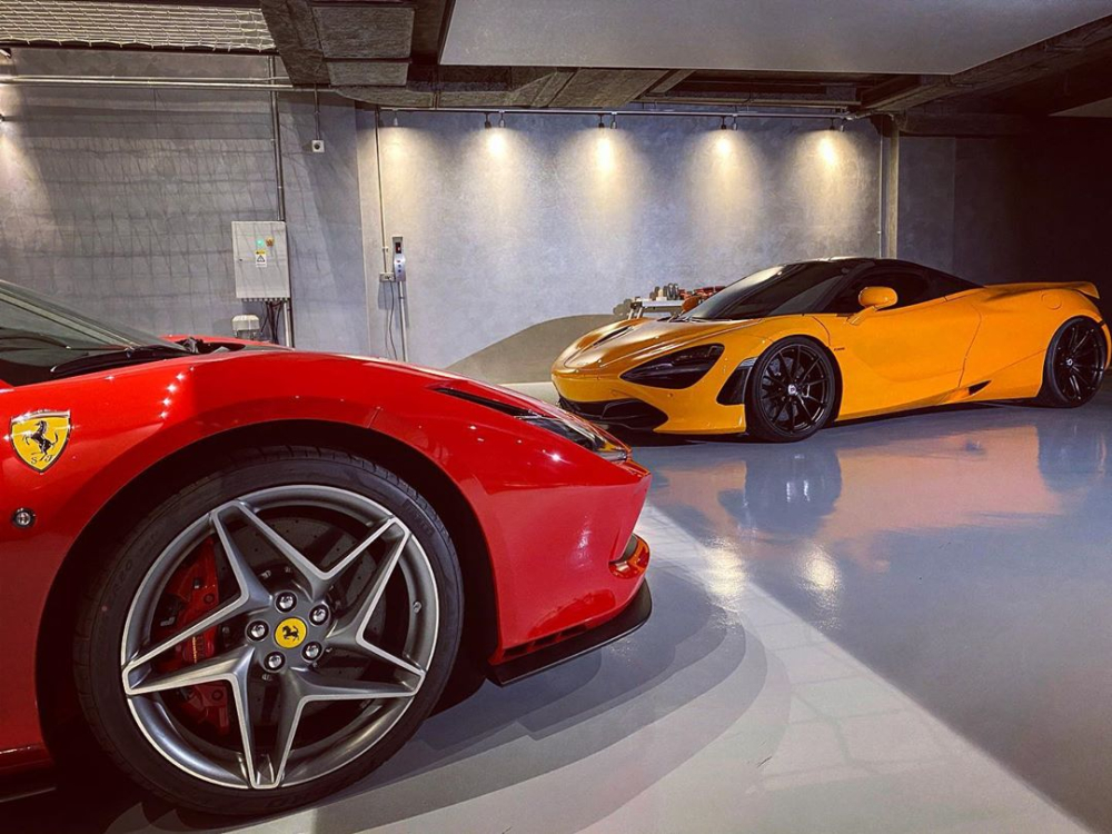 Ferrari F8 Tributo đọ dáng cùng siêu xe McLaren 720S màu cam của Cường Đô-la đã được lắp lại bộ mâm độ HRE