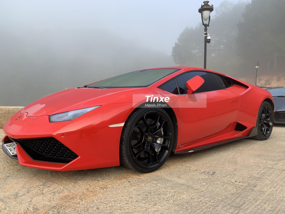 Chiếc siêu xe Lamborghini Huracan LP610-4 này vốn không còn xa lạ gì với các thành viên Car Passion khi đã từng cùng chủ nhân cũ tham dự không biết bao buổi họp mặt siêu xe. Khi được bán lại cho một doanh nhân chỉ mới giữa 9X, chiếc Lamborghini Huracan LP610-4 đã có nhiều lột xác ở ngoại hình trước khi phượt lên Đà Lạt và về lại Sài thành cùng đoàn Car Passion. Chiếc siêu xe Lamborghini Huracan LP610-4 này vốn không còn xa lạ gì với các thành viên Car Passion khi đã từng cùng chủ nhân cũ tham dự không biết bao buổi họp mặt siêu xe. Khi được bán lại cho một doanh nhân chỉ mới giữa 9X, chiếc Lamborghini Huracan LP610-4 đã có nhiều lột xác ở ngoại hình trước khi phượt lên Đà Lạt và về lại Sài thành cùng đoàn Car Passion.