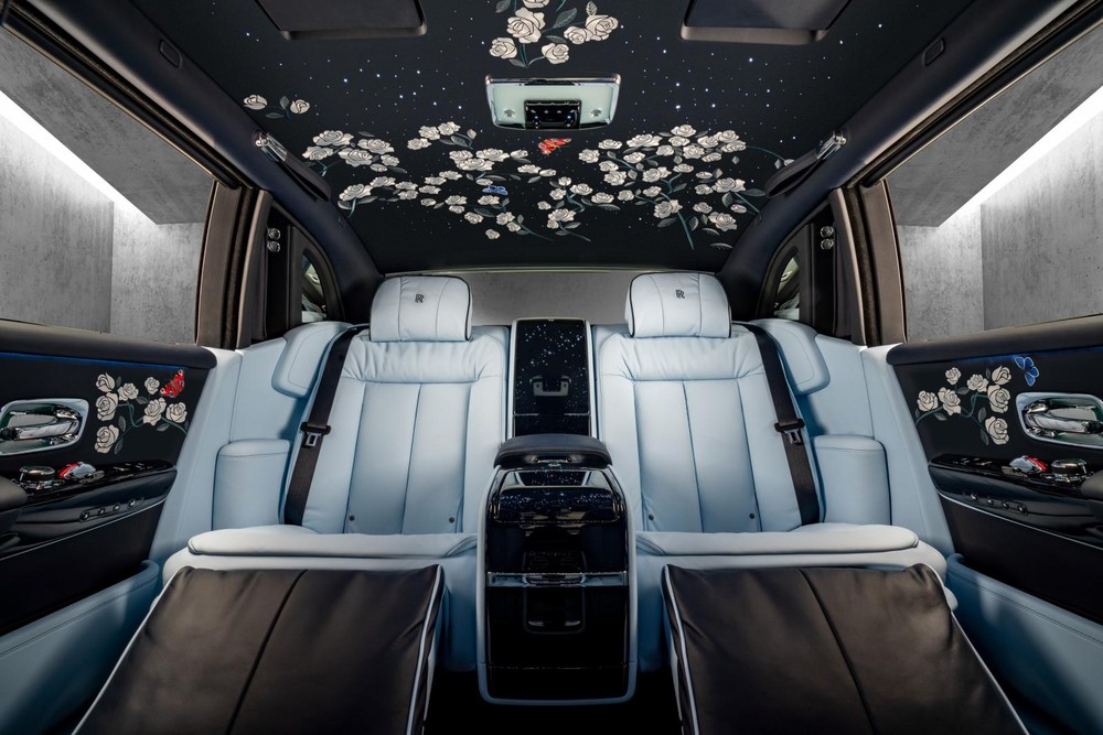Rolls-Royce Phantom Hoa hồng - một tác phẩm mới đây nhất của những nghệ nhân Rolls-Royce