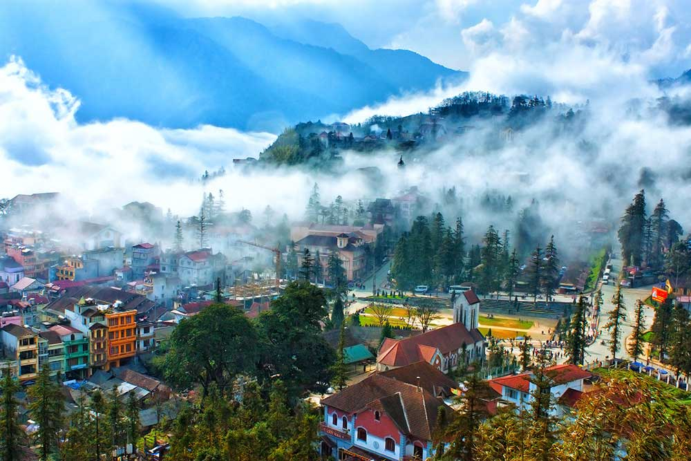 Sapa (Lào Cai) là điểm du lịch thu hút du khách trong và ngoài nước đến tham quan Sapa (Lào Cai) là điểm du lịch thu hút du khách trong và ngoài nước đến tham quan