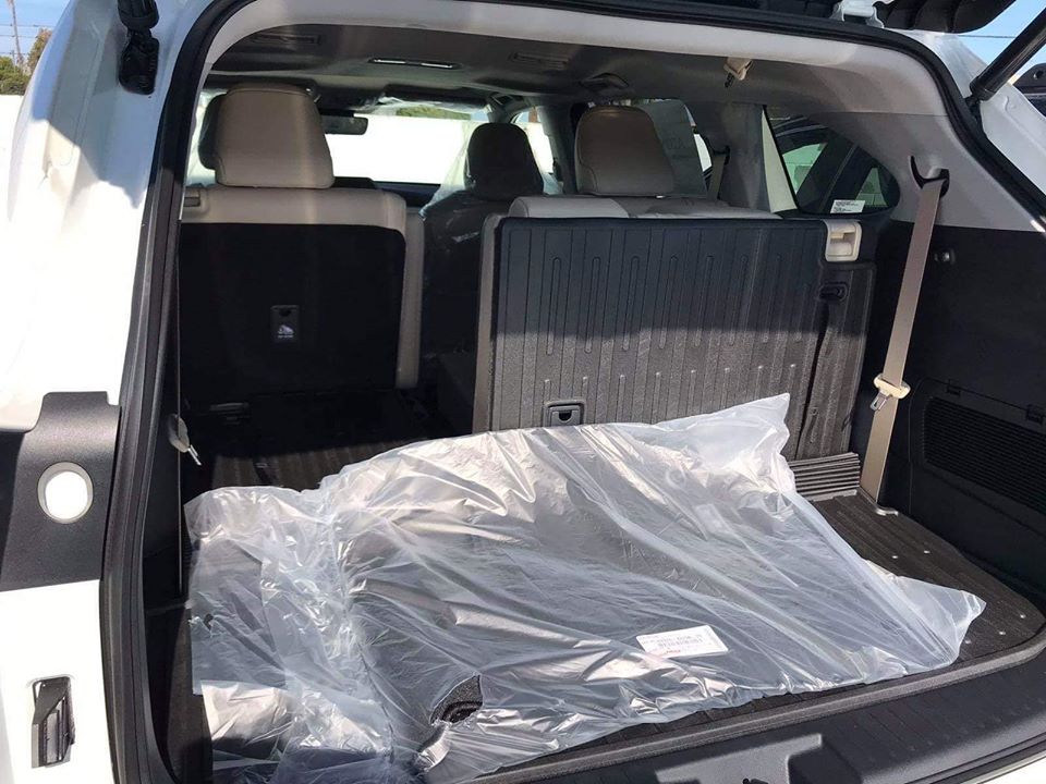 Khoang h&agrave;nh l&yacute; ph&iacute;a sau của chiếc Toyota Highlander 2020 mới về Việt Nam