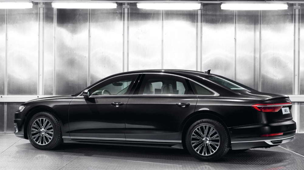 Bên sườn của Audi A8 L Security Bên sườn của Audi A8 L Security